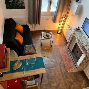 Cosy Centre Historique Apartment